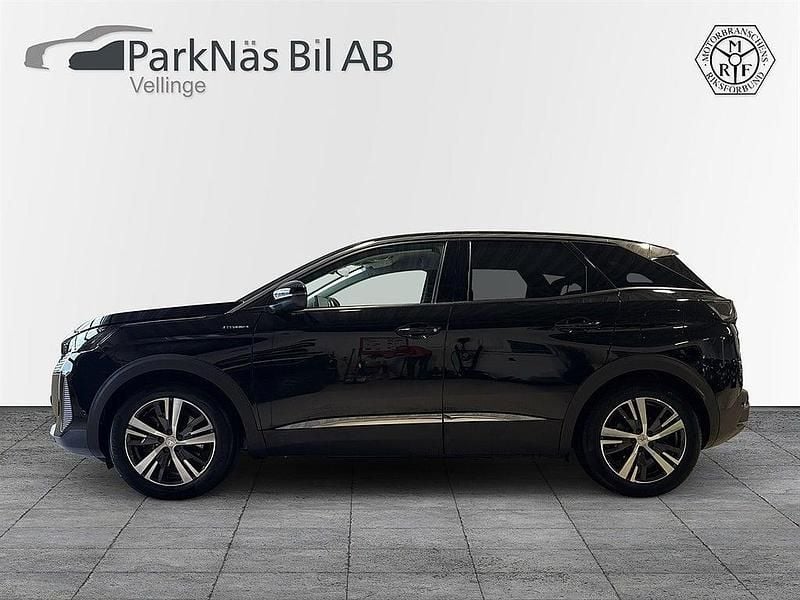 Svart Begagnad 2022 Peugeot 3008 Allure SUV | 269 900 kr (Marknadspris) - Bild 1/4