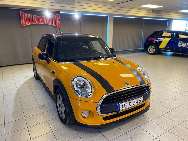 Begagnad Mini Cooper Chili 136 HK (100 kW) 2016 Flerfärgad Halvkombi