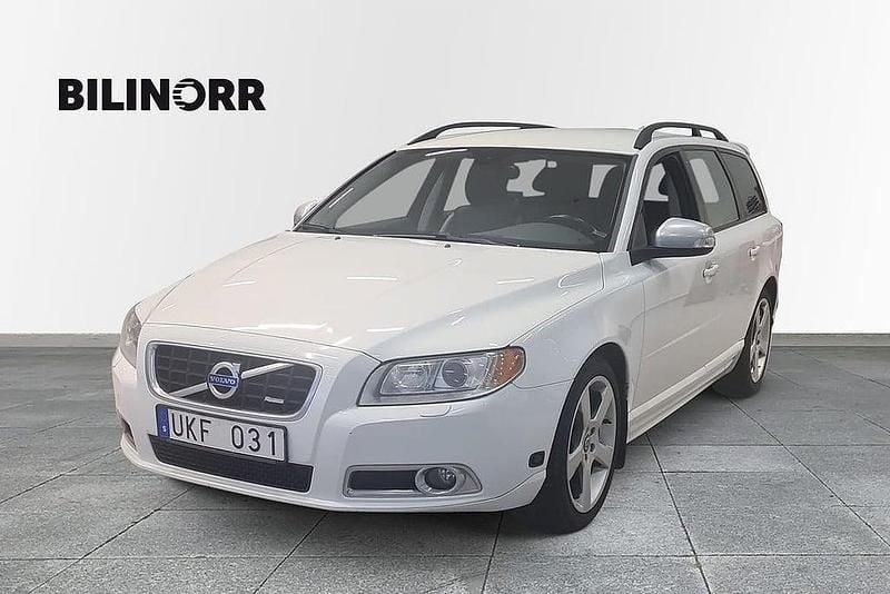 Vit Begagnad 2011 Volvo V70 R-Design Kombi | 119 900 kr (Dyr) - Bild 1/4