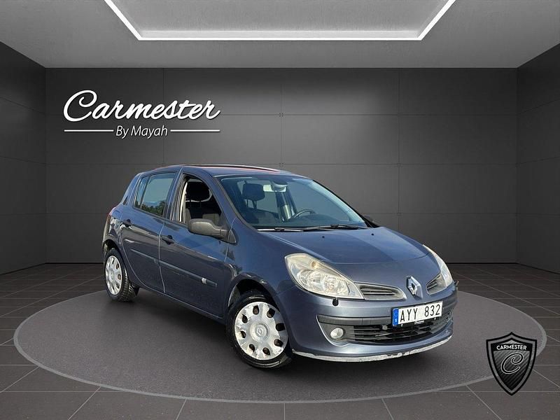 Blå Begagnad 2007 Renault Clio R.S. Halvkombi | 34 990 kr (Marknadspris) - Bild 1/4