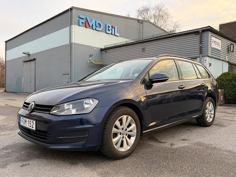 Blå Begagnad 2016 VW Golf VII Kombi | 94 700 kr (Superpris) - Bild 1/4