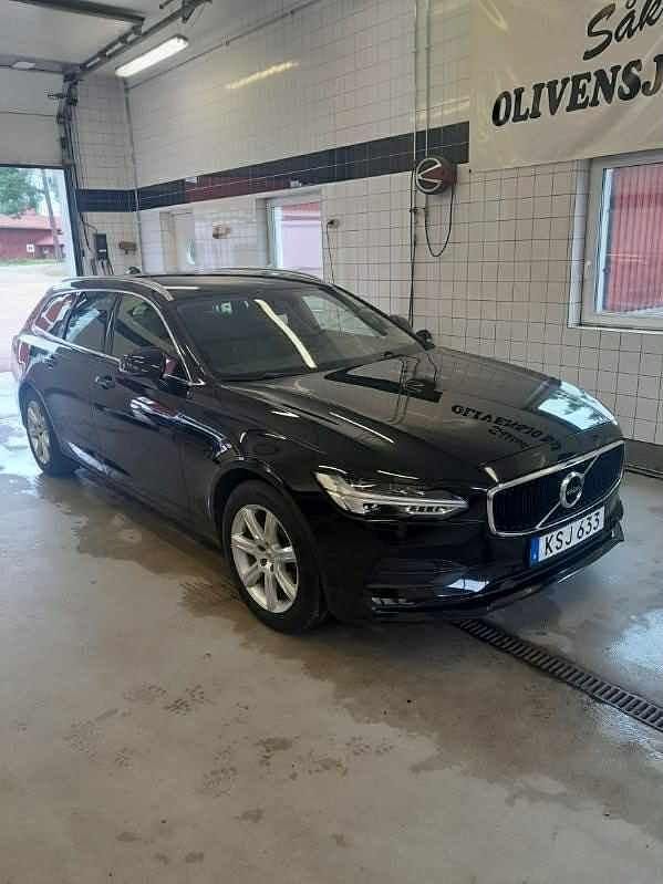 Svart Begagnad 2018 Volvo V90 Momentum Kombi | 219 000 kr (Marknadspris) - Bild 1/3