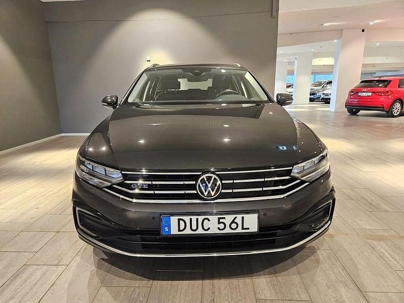 Begagnad VW Passat GTE 220 HK (161 kW) 2021 Grå Kombi