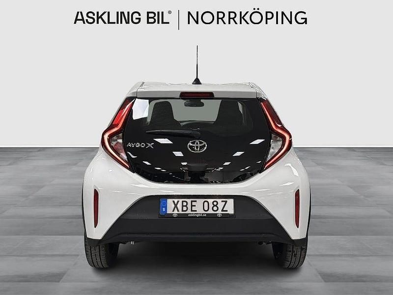 Begagnad Toyota Aygo X Play 72 HK (52 kW) 2022 Vit SUV