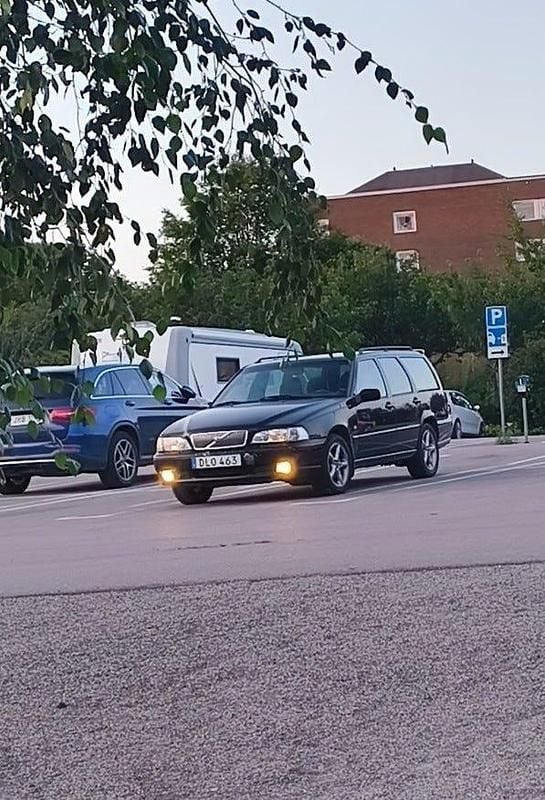 Begagnad 1999 Volvo V70 Kombi | 18 000 kr (Bra pris) - Bild 1/4