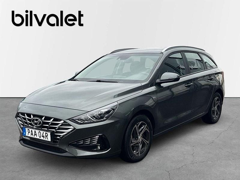 Grå Begagnad 2022 Hyundai i30 Essential Kombi | 179 900 kr (Bra pris) - Bild 1/4