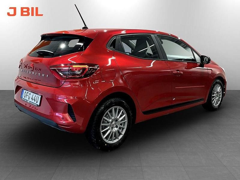 Begagnad Mitsubishi Colt Invite 91 HK (66 kW) 2024 Röd Halvkombi