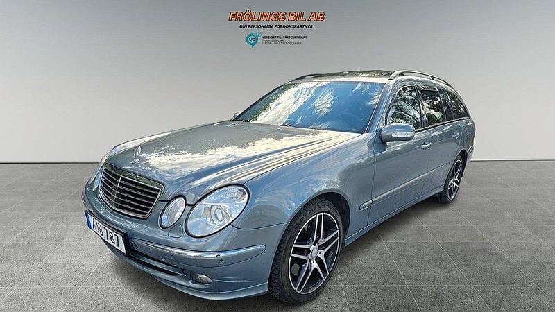 Grå Begagnad 2005 Mercedes E500 Avantgarde Kombi | 62 500 kr - Bild 1/4