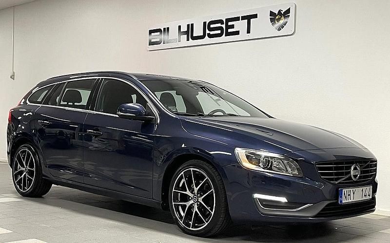 Blå Begagnad 2013 Volvo V60 Kombi | 89 900 kr (Marknadspris) - Bild 1/4