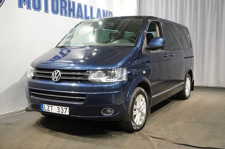 Begagnad VW Multivan 182 HK (133 kW) 2012 Blå Van