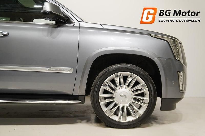 Begagnad Cadillac Escalade 426 HK (313 kW) 2017 Grå SUV