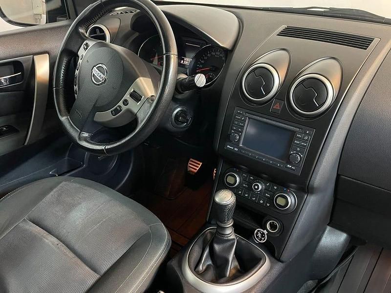 Begagnad Nissan Qashqai +2 150 HK (110 kW) 2011 Röd SUV