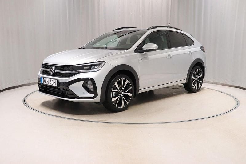 Silver Begagnad 2025 VW Taigo R-line SUV | 299 800 kr (Dyr) - Bild 1/4
