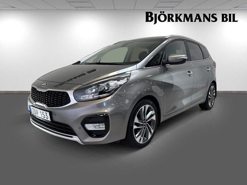 Grå Begagnad 2017 Kia Carens Advance Minibuss | 164 900 kr (Lite dyr) - Bild 1/4