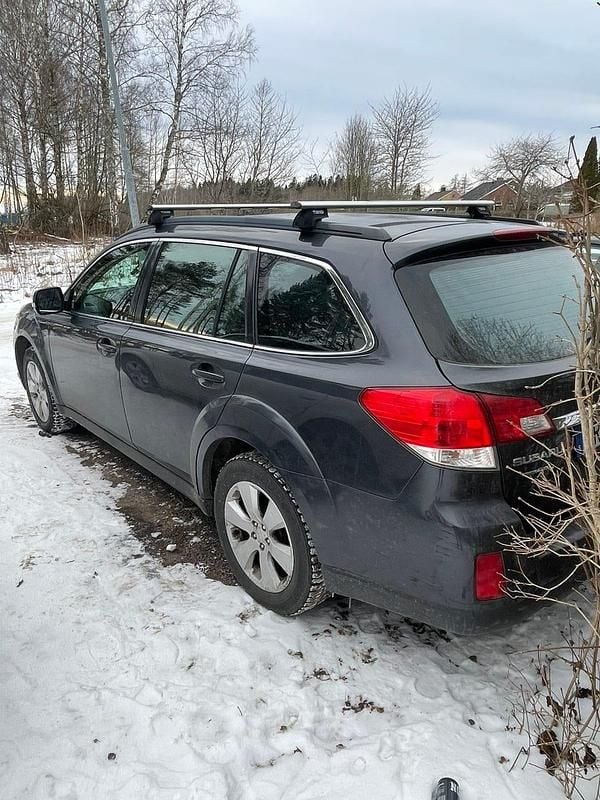 Begagnad Subaru Outback 150 HK (110 kW) 2010 Grå metallic Kombi