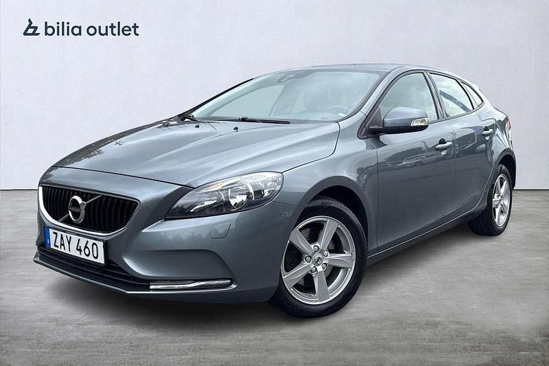 Grå Begagnad 2017 Volvo V40 Kinetic Kombi | 149 900 kr (Marknadspris) - Bild 1/3
