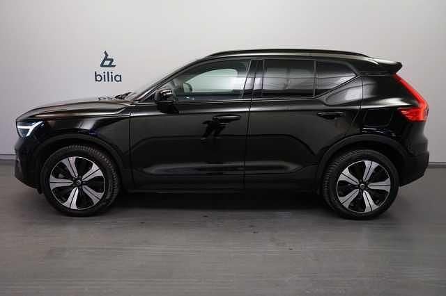 Begagnad Volvo XC40 Core 185 kW (252 HK) 2022 Svart SUV