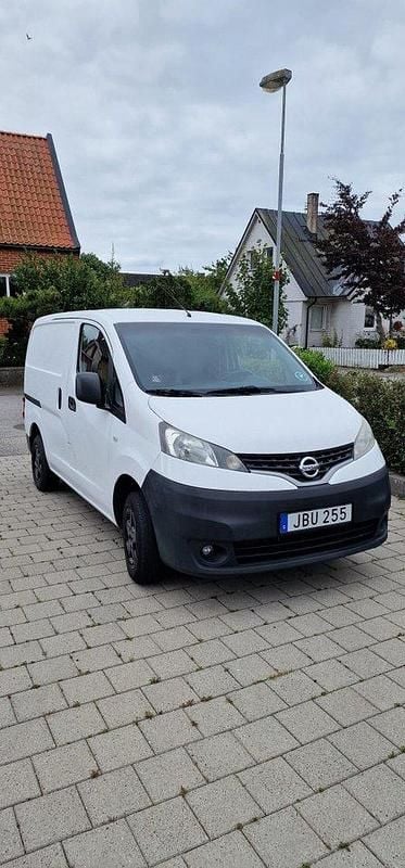 Vit Begagnad 2015 Nissan NV200 Van | 65 000 kr (Marknadspris) - Bild 1/4