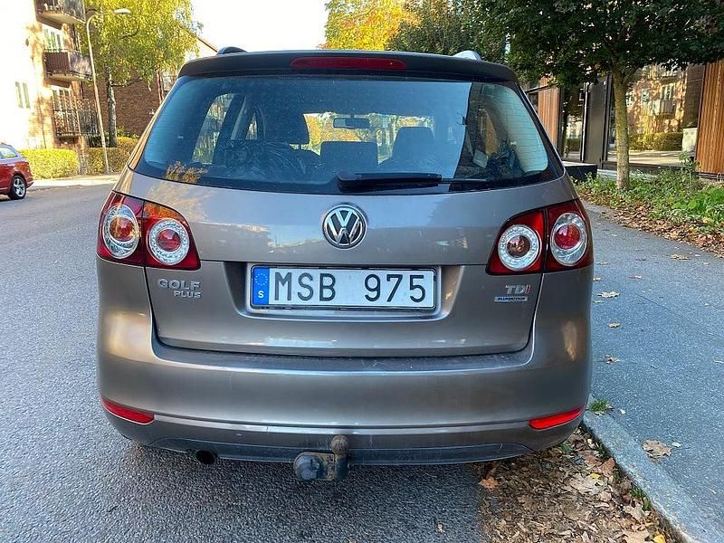 Begagnad VW Golf VII 105 HK (77 kW) 2011 Brun Halvkombi