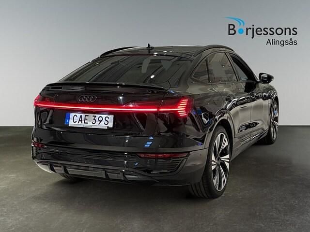 Begagnad Audi Q8 Sportback e-tron S-Line 300 kW (408 HK) 2023 Mytsvart metallic SUV