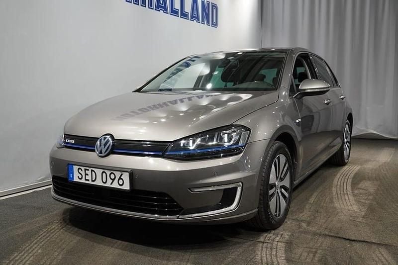 Begagnad VW e-Golf 85 kW (116 HK) 2015 Grå Halvkombi
