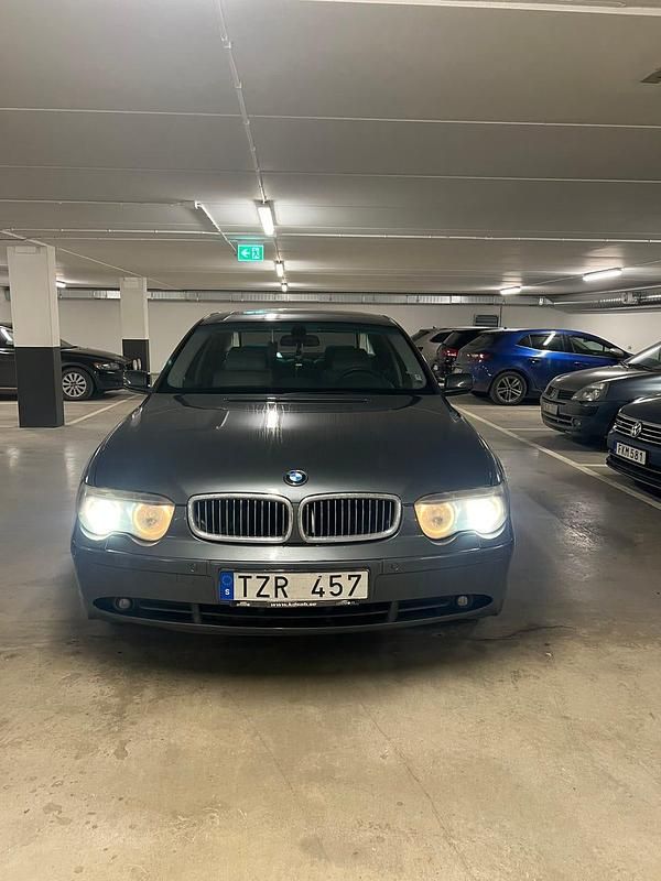 Begagnad 2002 BMW 745 Sedan | 45 500 kr - Bild 1/4