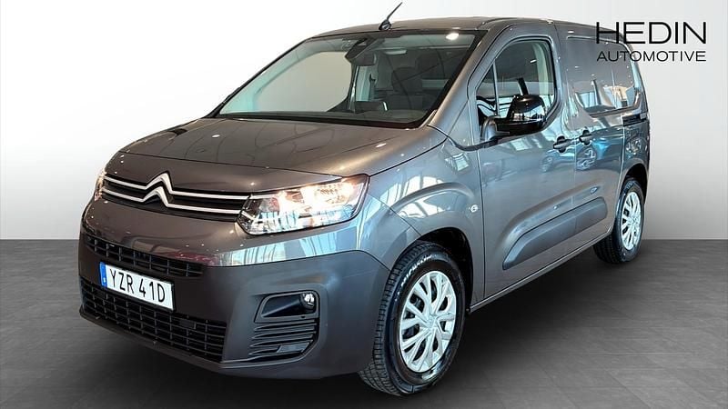 Begagnad Citroën e-Berlingo 100 kW (136 HK) 2022 Grå Minibuss