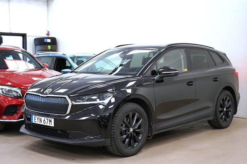Svart Begagnad 2021 Skoda Enyaq iV SUV | 179 900 kr - Bild 1/4