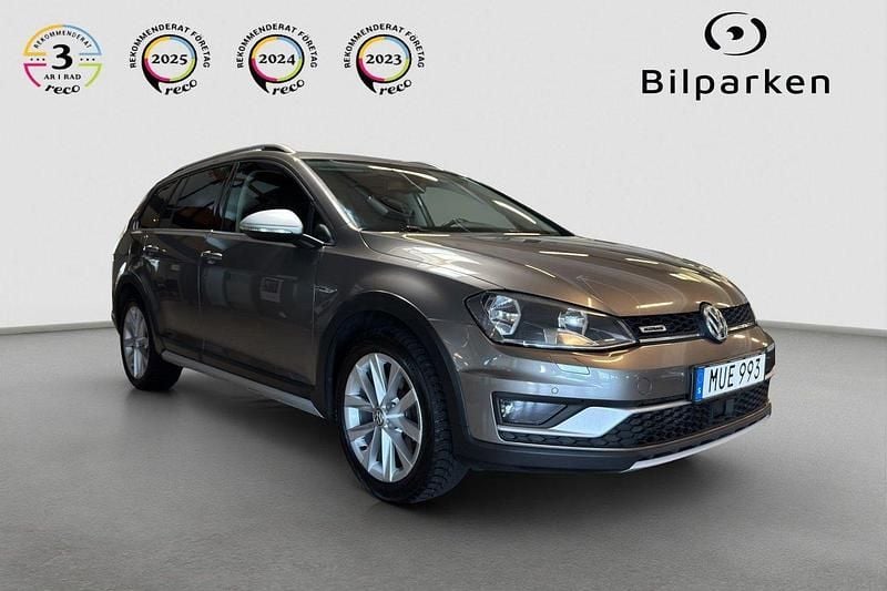 Grå Begagnad 2015 VW Golf Alltrack Kombi | 169 990 kr (Marknadspris) - Bild 1/4