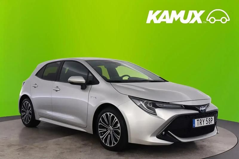 Begagnad Toyota Corolla 122 HK (89 kW) 2020 Silver/grå Halvkombi