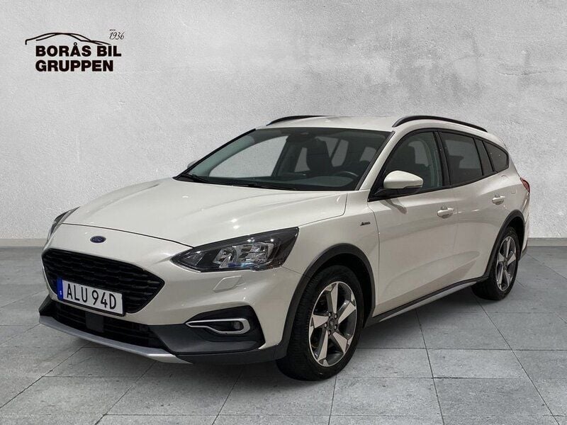 Vit Begagnad 2022 Ford Focus Active Kombi | 189 000 kr (Bra pris) - Bild 1/4