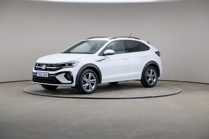 Vit Begagnad 2022 VW Taigo R-line SUV | 209 000 kr (Marknadspris) - Bild 1/4