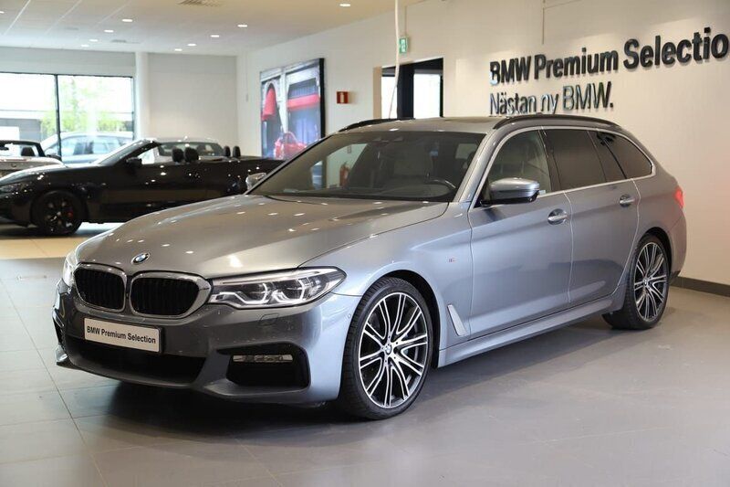 Blå Begagnad 2017 BMW 530 M Sport Kombi | 329 000 kr - Bild 1/3