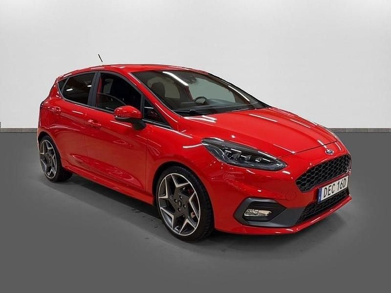 Begagnad Ford Fiesta ST 200 HK (147 kW) 2020 Röd Halvkombi