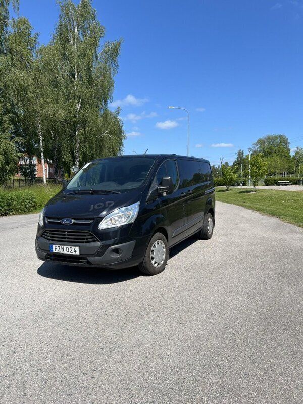 Svart Begagnad 2015 Ford Transit Custom | 85 000 kr (Lite dyr) - Bild 1/4
