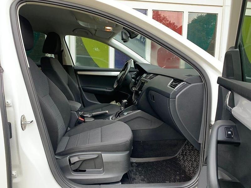 Begagnad Skoda Octavia Ambition 111 HK (81 kW) 2016 Vit Kombi