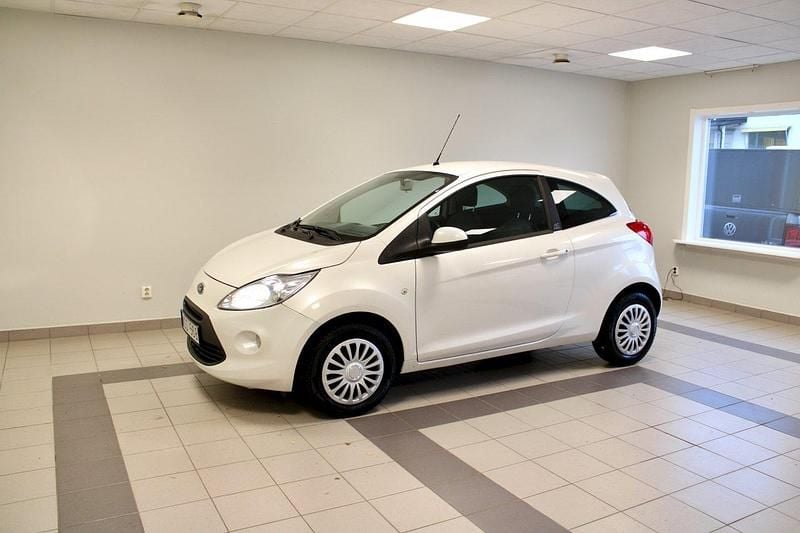 Vit Begagnad 2012 Ford Ka Titanium Halvkombi | 54 900 kr (Dyr) - Bild 1/4