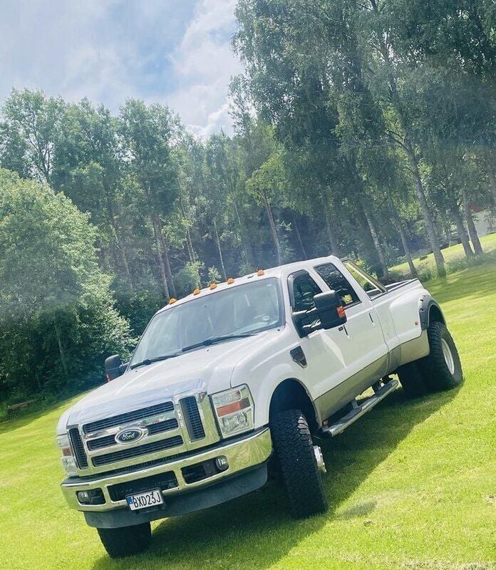 Vit Begagnad 2010 Ford F350 | 349 000 kr - Bild 1/4