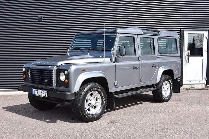 Grå Begagnad 2012 Land Rover Defender Kombi | 339 900 kr (Superpris) - Bild 1/4