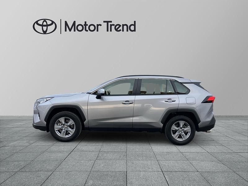 Begagnad Toyota RAV4 Hybrid Active 224 HK (164 kW) 2024 Silver SUV