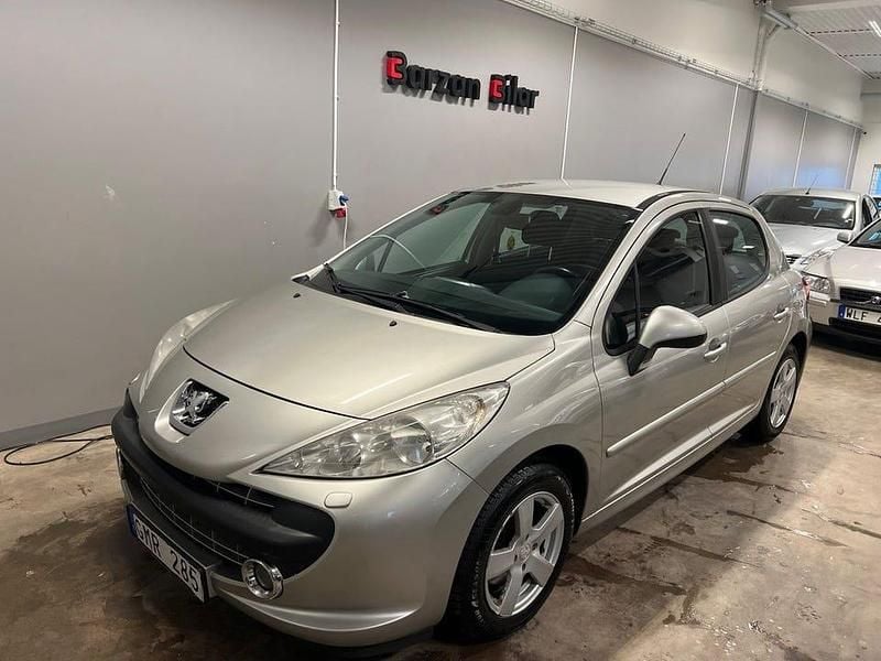 Begagnad Peugeot 207 120 HK (88 kW) 2008 Grå