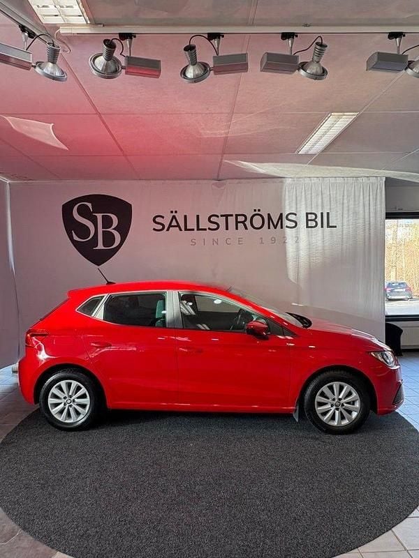 Röd Begagnad 2020 Seat Ibiza Style Halvkombi | 139 900 kr (Marknadspris) - Bild 1/4
