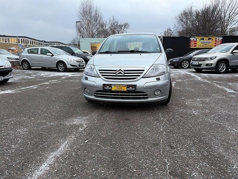 Silver Begagnad 2004 Citroën C3 Halvkombi | 17 500 kr (Marknadspris) - Bild 1/4