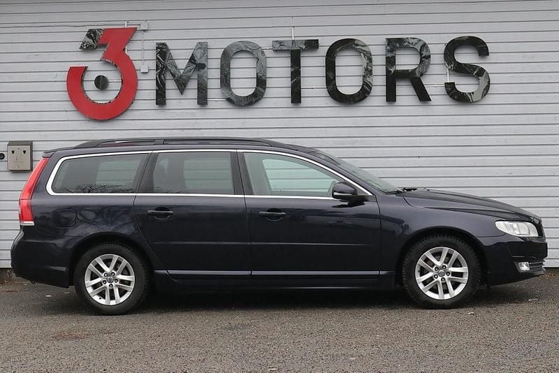 Begagnad Volvo V70 Standard 181 HK (133 kW) 2015 Blå Kombi