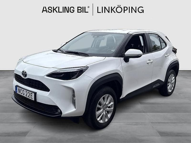 Vit Begagnad 2021 Toyota Yaris Cross Active SUV | 257 000 kr (Marknadspris) - Bild 1/4