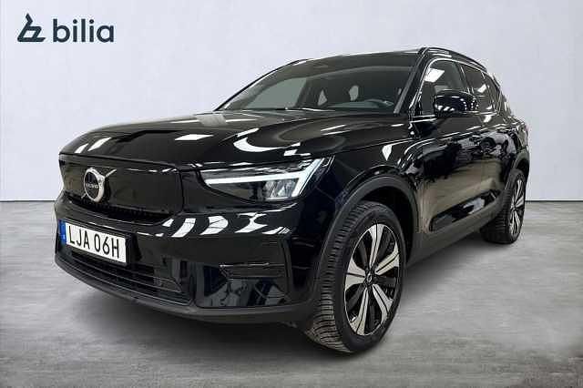 Svart Begagnad 2022 Volvo XC40 Core SUV | 339 900 kr - Bild 1/3
