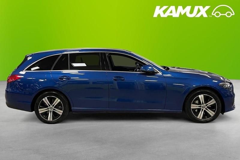 Begagnad Mercedes C300 Avantgarde 313 HK (230 kW) 2023 Blå
