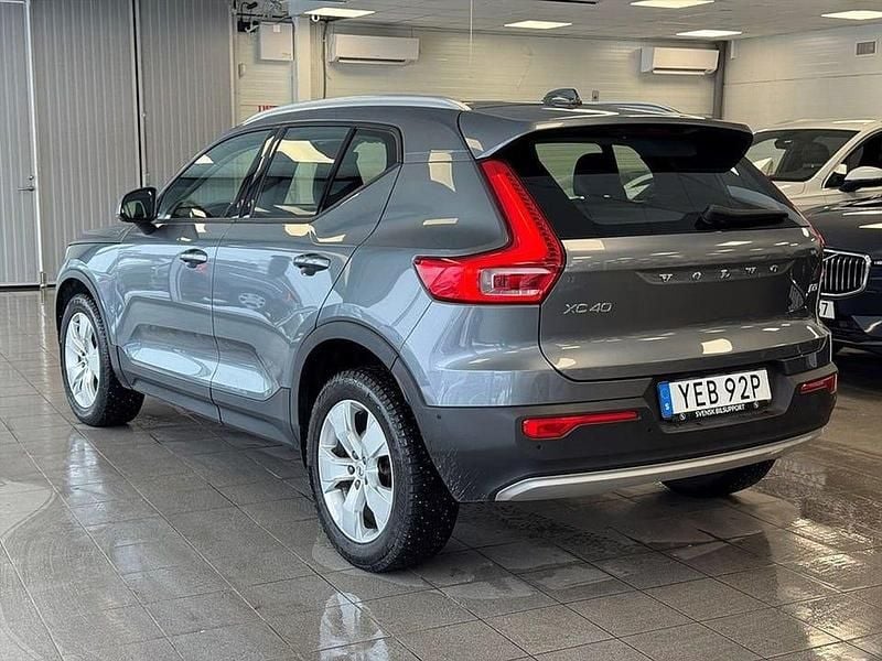 Begagnad Volvo XC40 Momentum 151 HK (111 kW) 2019 Grå SUV