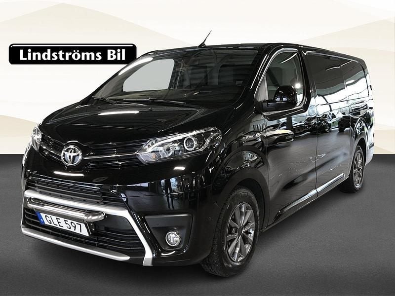 Svart Begagnad 2022 Toyota Proace Minibuss | 333 000 kr (Marknadspris) - Bild 1/3
