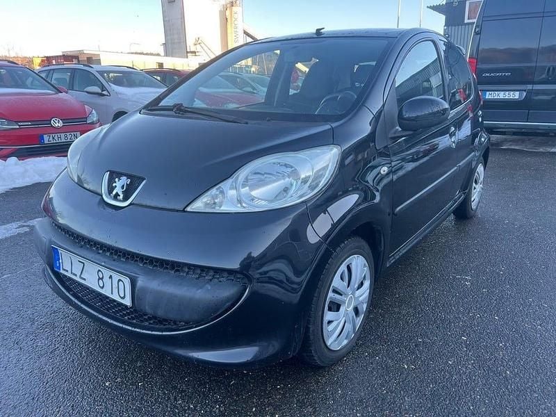 Begagnad Peugeot 107 68 HK (50 kW) 2008 Svart Halvkombi